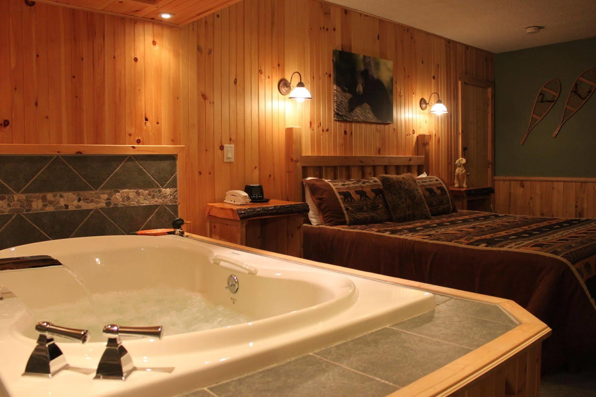 Maine Woods Inn Brewer Екстериор снимка