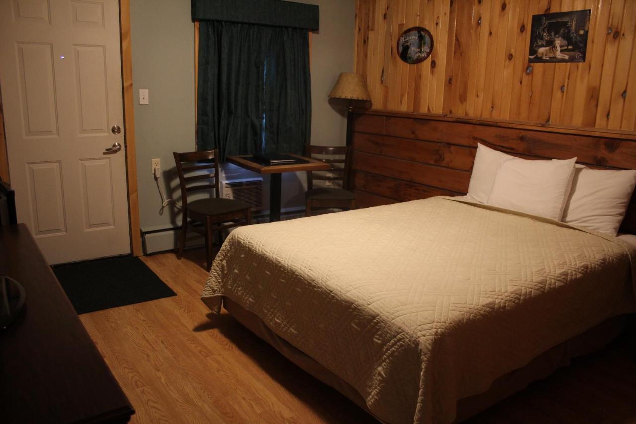Maine Woods Inn Brewer Екстериор снимка