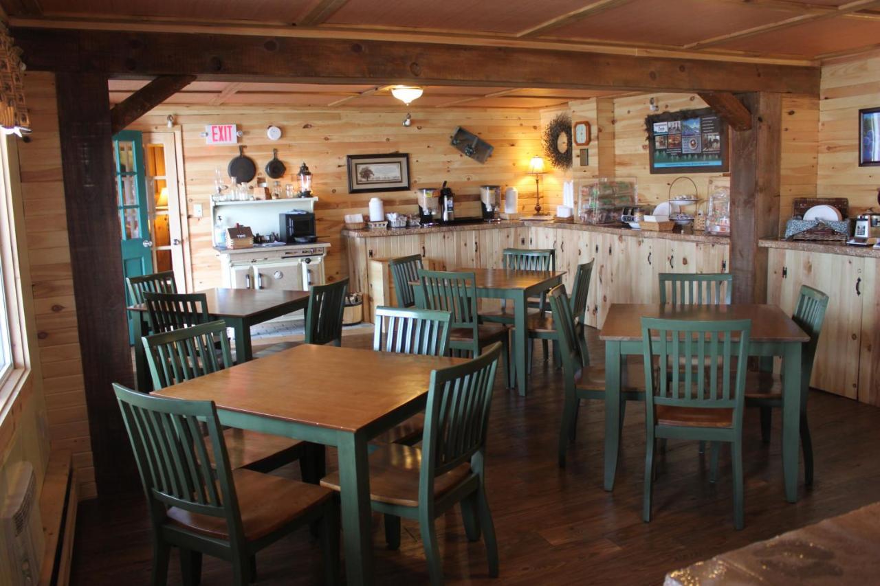 Maine Woods Inn Brewer Екстериор снимка